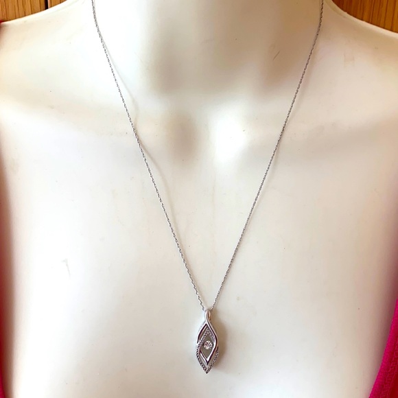 OCT trembler sterling silver Diamond necklace - Picture 2 of 6